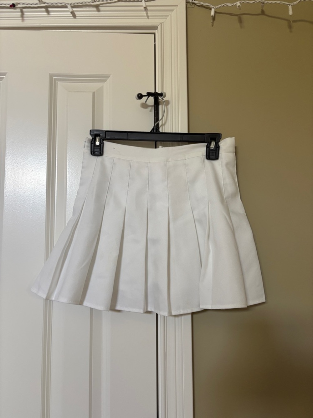 White Pleated Mini Skirt - Classic Tennis Style